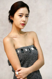 Profil Lengkap Para Pemain K-Drama Lucky Romance (2016) 12 Foto Studio Hwang Jung Eum