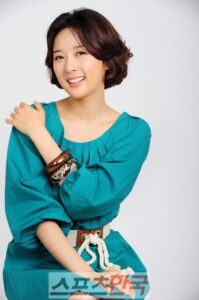 Profil Lengkap Para Pemain K-Drama Lucky Romance (2016) 32 Wajah Korea Lee Chung Ah